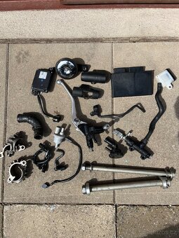 Triumph Street Twin 900 - díly - 2