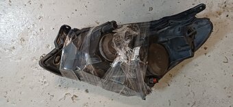 Opel Astra,světlomety - 2