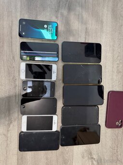Konvolut iPhone různé modely - 2