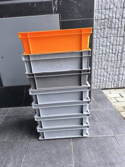 stohovatelné přepravky - 2