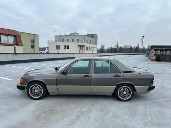 Mercedes 190 - 2