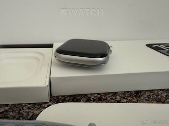 Apple Watch 10 46mm silver GPS. 20 mesicu zaruka iStores. - 2