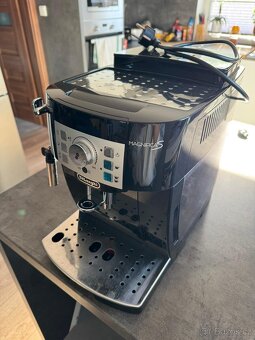 kávovar DeLonghi Magnifica S - 2