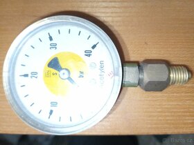 Tlakoměry manometry - 2