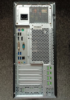 pracovní stanice 2TB NVMe SSD, Xeon 4C/8T, 32GB RAM - 2