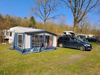 Hobby deluxe 440 - bohata vybava - 2