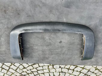 Porsche 911 - G model turbo - guma z křídla - 2