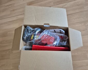 Prodám benzínovým pilu Hecht - 2