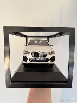 Miniatura BMW X5 1:18 (G05) - 2