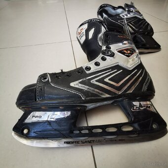Hokejové brusle CCM VECTOR 10 - 2