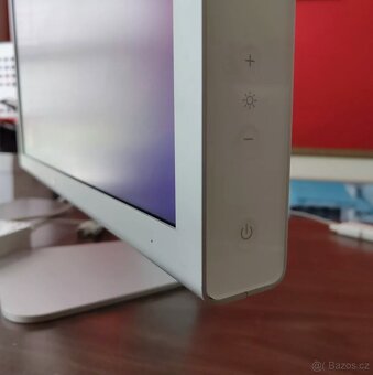 Apple Cinema Display 23" - 2