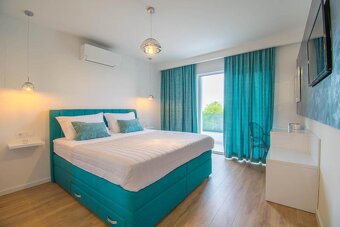 Luxusní vila s bazénem a výhledem na moře k prodeji u Makars - 2