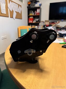 Rychloupínák na minibagr - 2