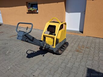 Vibrační deska Husqvarna, Dynapac LG500. - 2