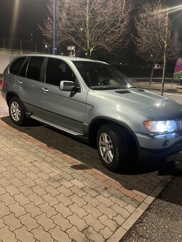 BMW X5 4.4i 210kw - 2