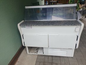 CHLADÍCÍ VITRINA - 2