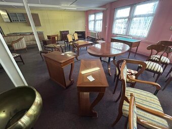 Starožitný nábytek - 2