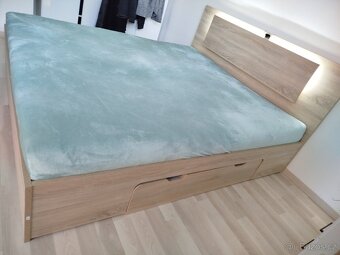 Manželská postel s osvětlením a roštem - 2