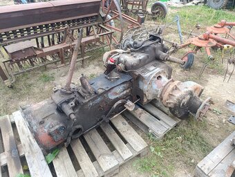 Zetor 4011 podvozek/převodovka - 2