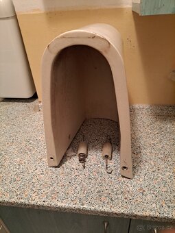 Noha bílá pod umyvadlo - 2