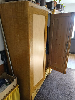 Šatní skříň světlá - 2