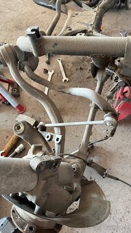 Díly náprav, tlumiče e39 540i - 2