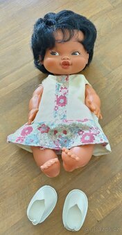 Retro panenka černovlasá - 2