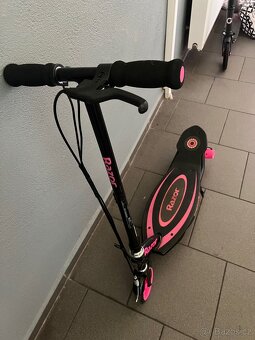 Dětská elektrická koloběžka Razor Power Core E90 - 2