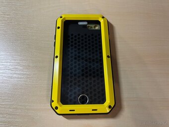 Odolný kryt na iPhone 8 - 2