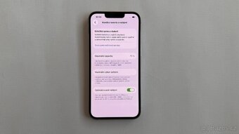 Apple iPhone 13 128GB růžový - 2