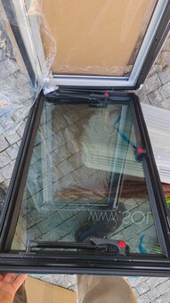 Boční okno na karavan 75x50 nové - 2