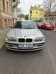 BMW 318i - 2