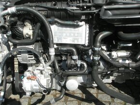 Díly ŠKODA Kamiq, zánovní - 1,5 tsi barva F9E Kendy - 2
