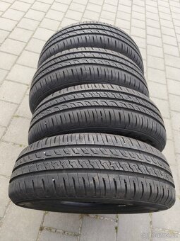 Letní pneu Barum Bravuris 5HM 195/65R15 90%vzorek - 2