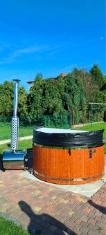 Koupací sud s vířivkou a venkovním ohřevem vody - 2