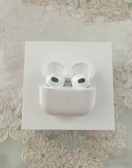 AirPods 3 - 2