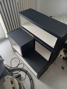 Stolek/polička pod TV - 2