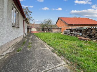 Prodej prostorného domu, pozemek 446 m2 - Jemnice - 2