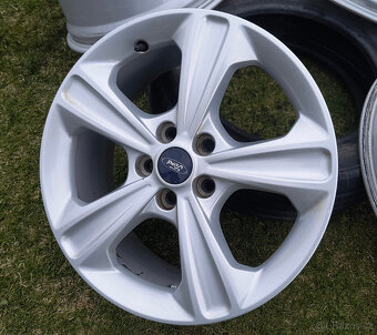 17 originál 5x108 FORD KUGA 7,5Jx17 ET52,5 TMPS - 2