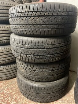 Zimní pneu 205/50 R17 - 2