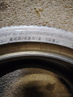 245/45/19 - 2
