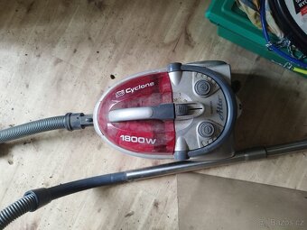 Vysavač Sencor 1800W Cyclone - 2