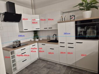 Moderní nepoužitá kuchyně LARA bílá - 2