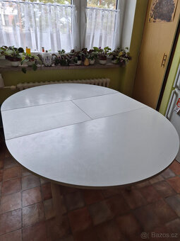 Jidelni stůl - 2