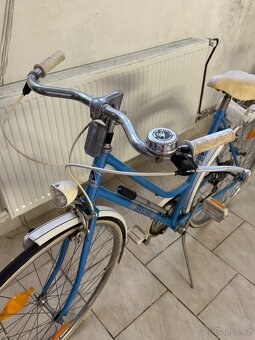 Staré dámské modré kolo německé značky Activus - 2