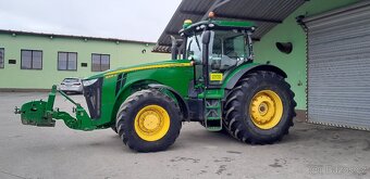 John Deere 8335R - 2