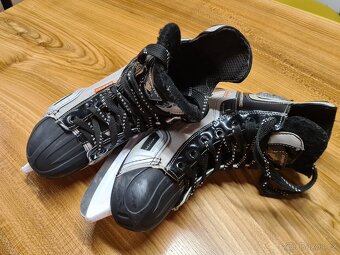 Chlapecké brusle Edmonton - 2