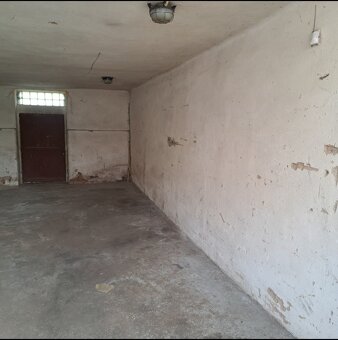 Stodola 275m2 s pozemkem 353m2 u Loun - 2