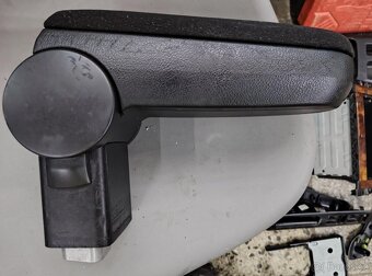 prodám loketku do VW Bory a Golfa 4 - 2