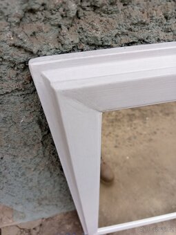 Zrcadlo v dřevěném rámu - bílé - 2